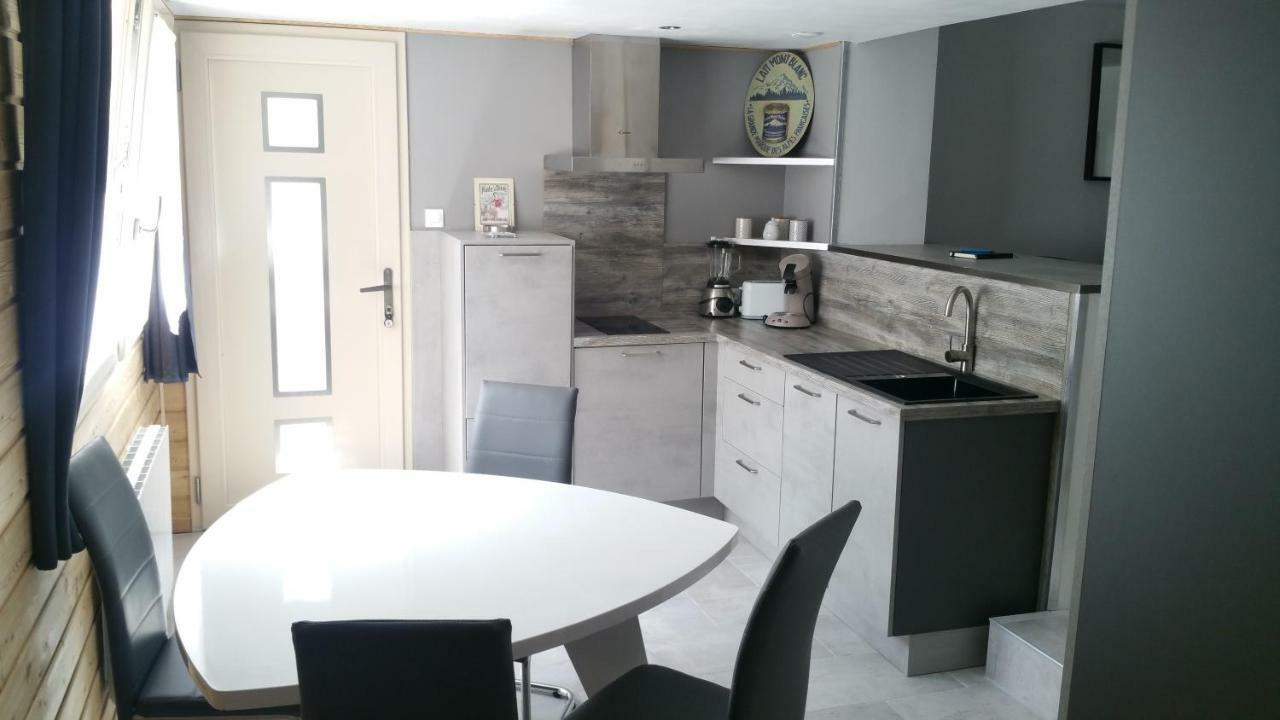Les 3 Marguerites Apartment Luzenac ภายนอก รูปภาพ